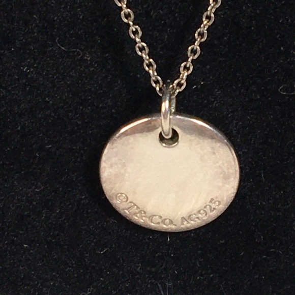 TIFFANY & CO. Letter L disc charm necklace - Picture 3 of 5